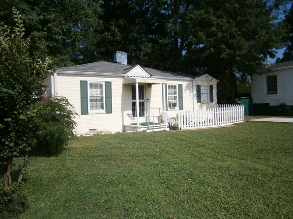 4955 Lake Dr, Forest Park, GA 30297