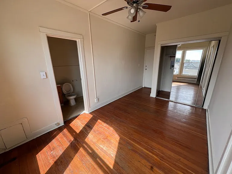 2532 DALY STREET — Photo 12