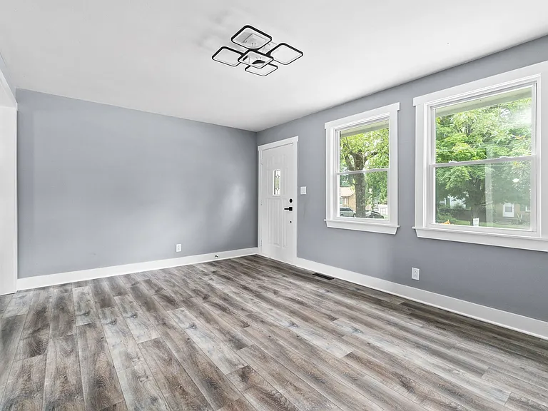 219 Kirby Dr — Photo 11