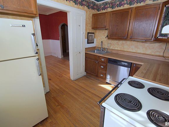 2nd image of 1630 18th Ave APT 7