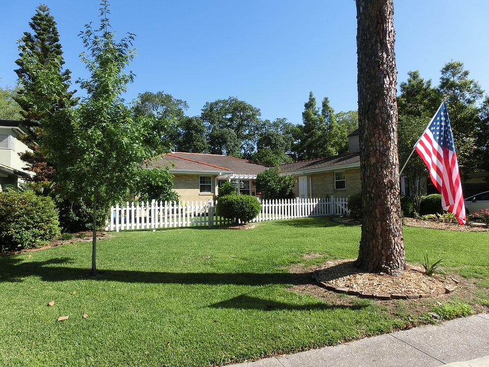 Lovely Lake Vista Home
