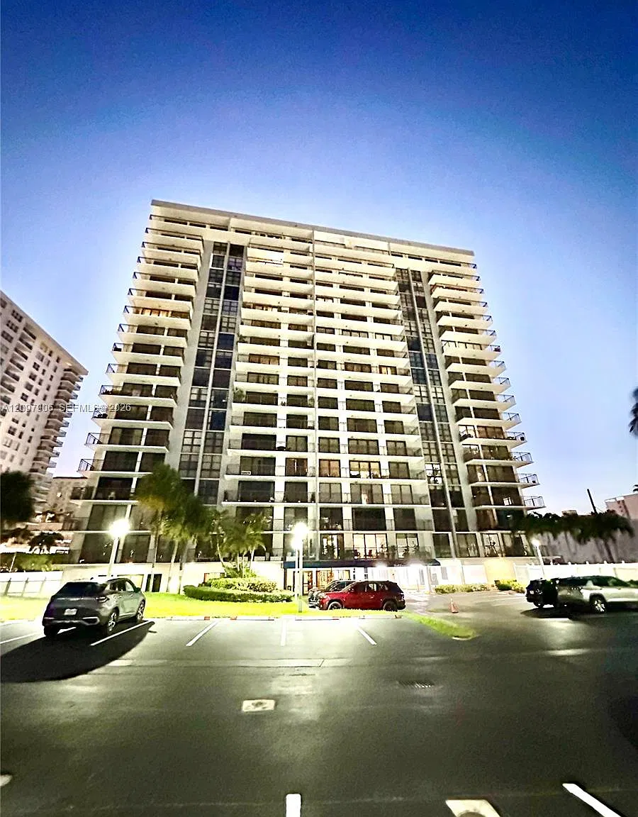 Galt Ocean Terrace Condo — Photo 1