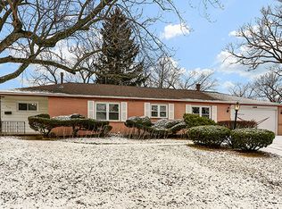 620 Arlington St, Hoffman Estates, IL 60169