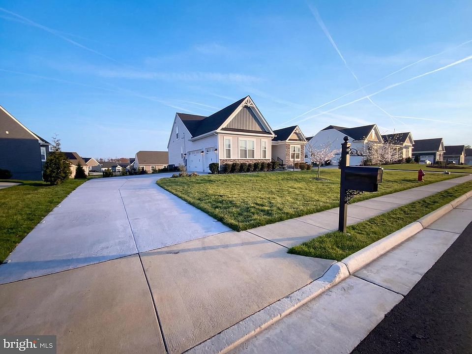 1st image of 11708 Robin Woods Cir