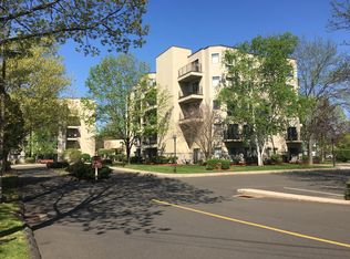 1204 Whitney Ave APT 412, Hamden, CT 06517