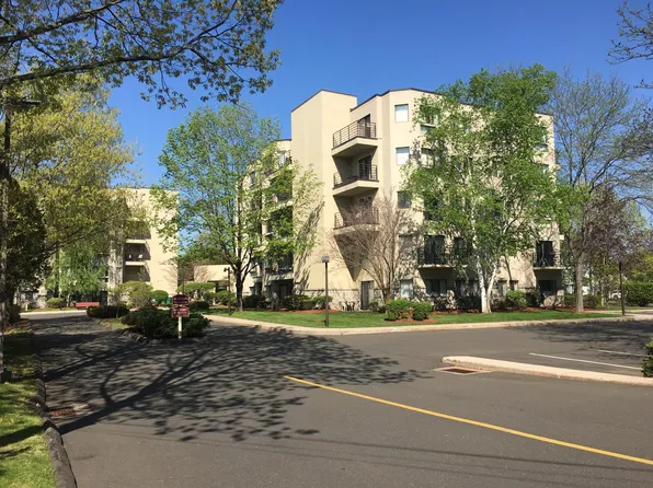 1204 Whitney Ave APT 414, Hamden, CT 06517