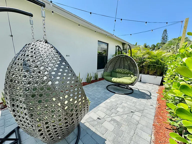 436 Monroe Dr — Photo 14