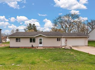 931 Perry Ave N, Browerville, MN 56438