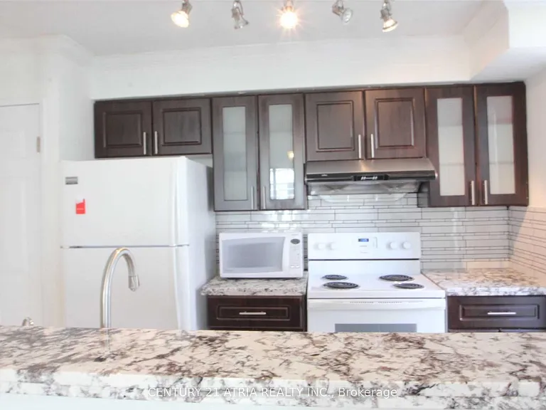 24 Wellesley St W #905 — Photo 5