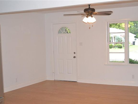5th image of 1509 Harwood St