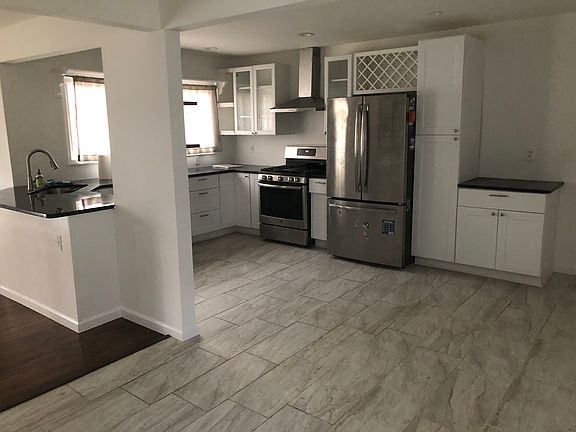 4th image of 8645 Minnehaha Ln