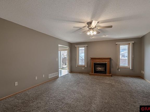 5th image of 1733 Bassett Dr