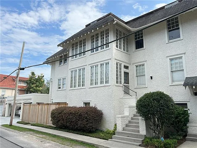 537 Broadway St — Photo 16