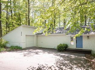 4054 S Scenic View Dr, Suttons Bay, MI 49682