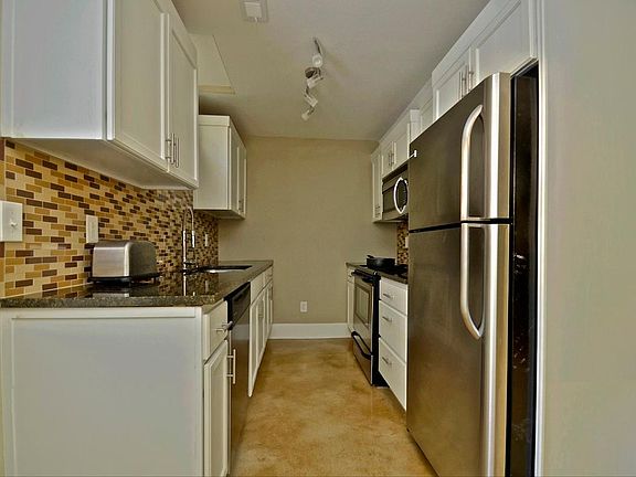 2nd image of 4624 Belleview Ave APT A