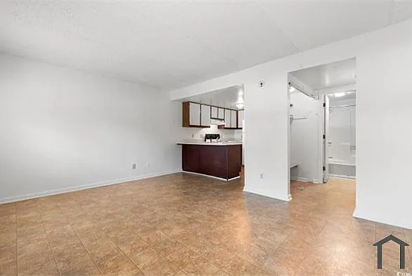 Studio, 425 sqft, $1,265 — Photo 3