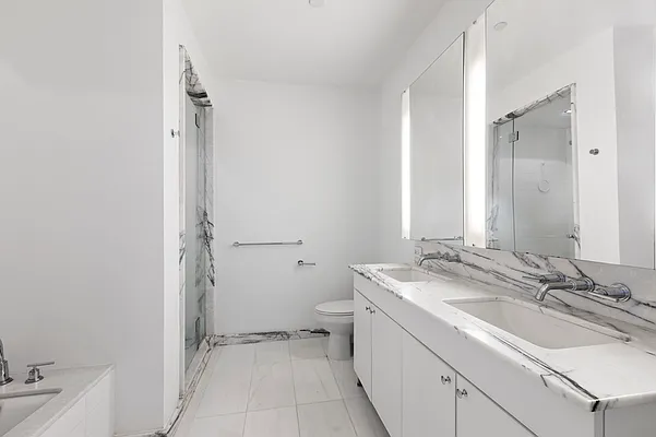 Rented by SERHANT. | media 8