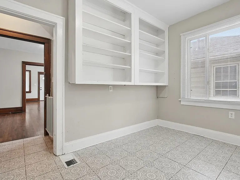 1151-1153 Wilson Ave #1153 — Photo 8