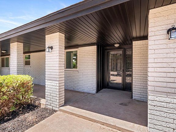 2nd image of 2046 Longhorn Dr