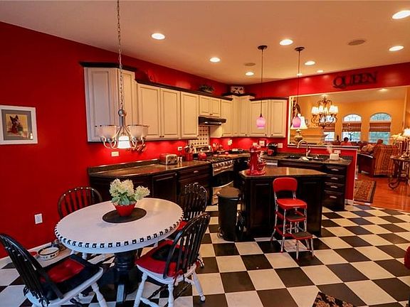 Beautiful kitchen,stainless appliances