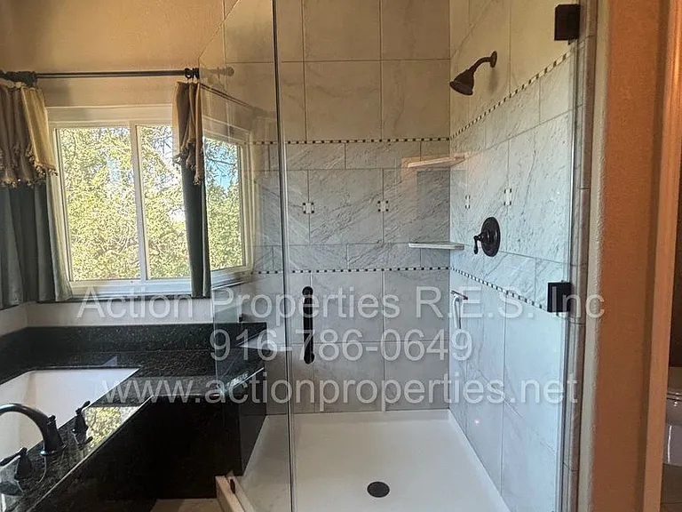4726 Abbey Hl — Photo 37