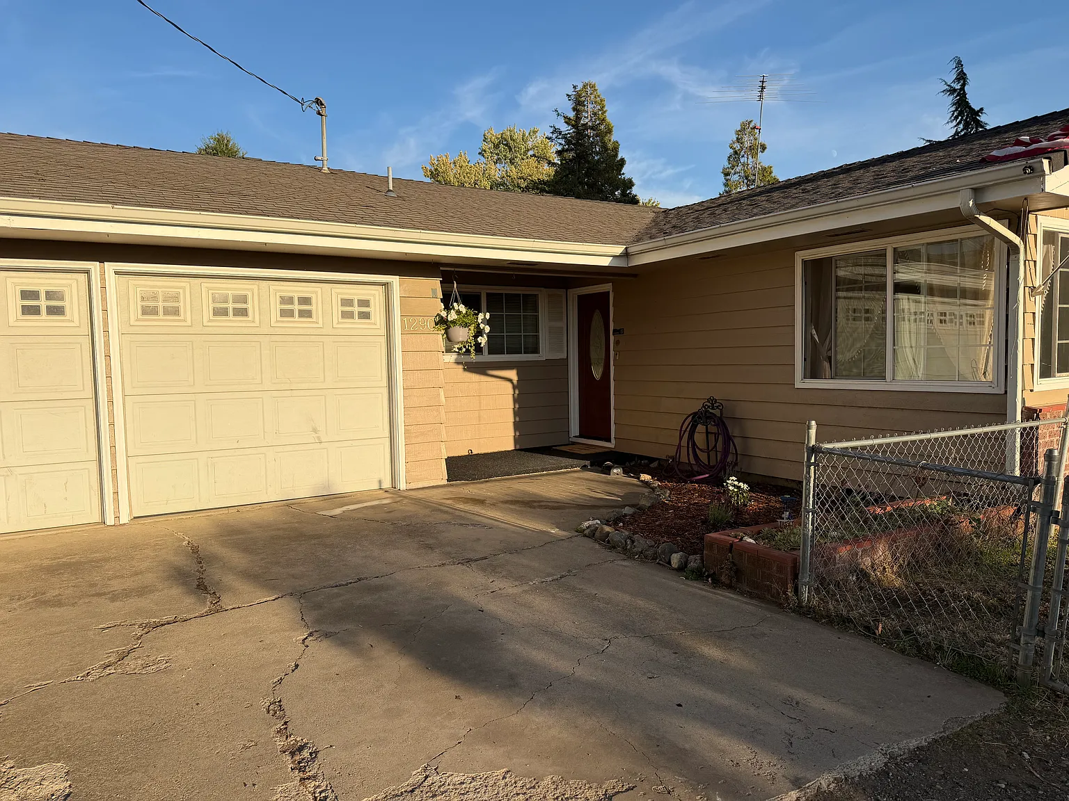 3 bed, 1431 sqft, $2,450 — Photo 2