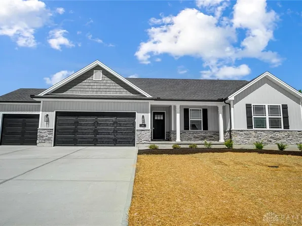 32 Walnut Hills Ct, Germantown, OH 45327