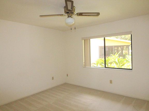 5th image of 1020 Mayflower Ave