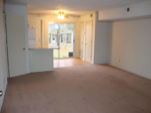 905 Comanchee Trl #905, West Columbia, SC 29169