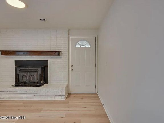 2nd image of 1560 Wyman Street NE
