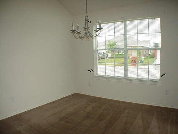 3rd image of 12112 Toffee St