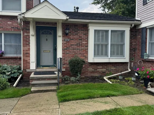 10110 S Great Oaks Cir #178, Clinton Township, MI 48036