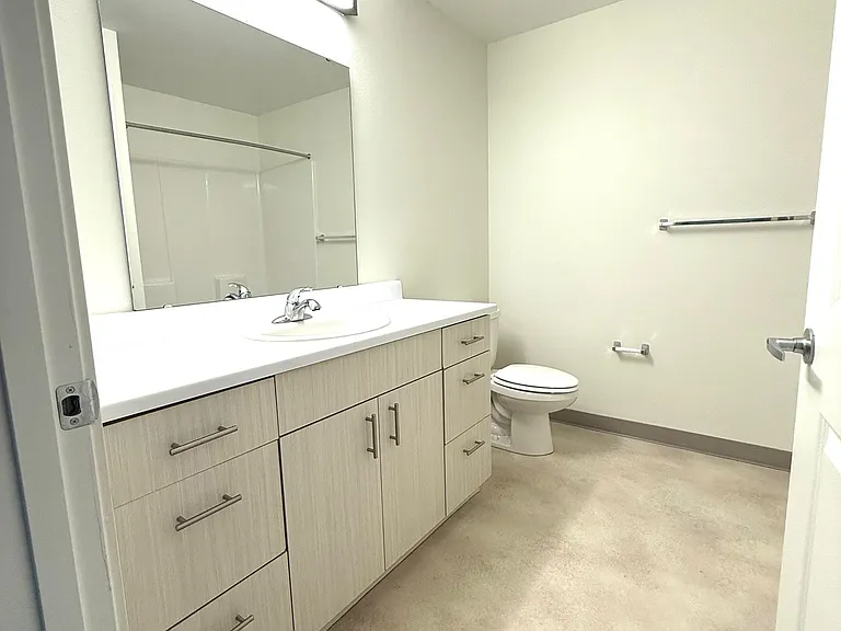 East Burnside Apartments — Photo 11
