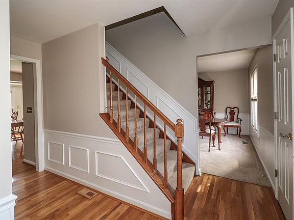 3rd image of 7058 Tarragon Ct