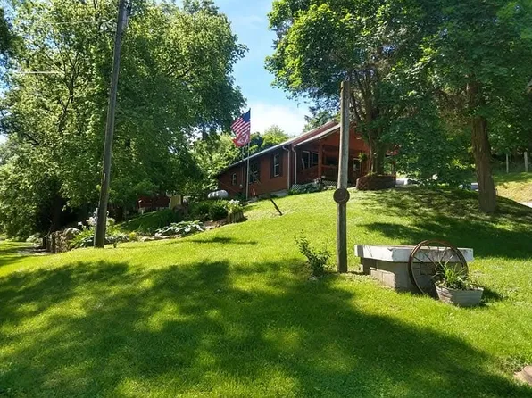 10801 SW Bluff Rd, Saint Joseph, MO 64504