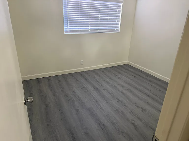 625 S Royal Crest Cir #7 — Photo 5
