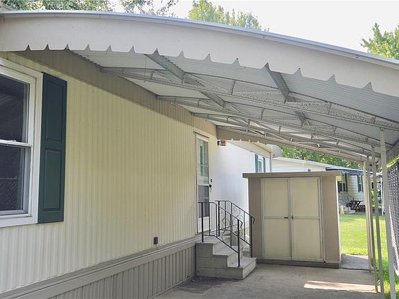 5th image of 8 Overland Dr #8