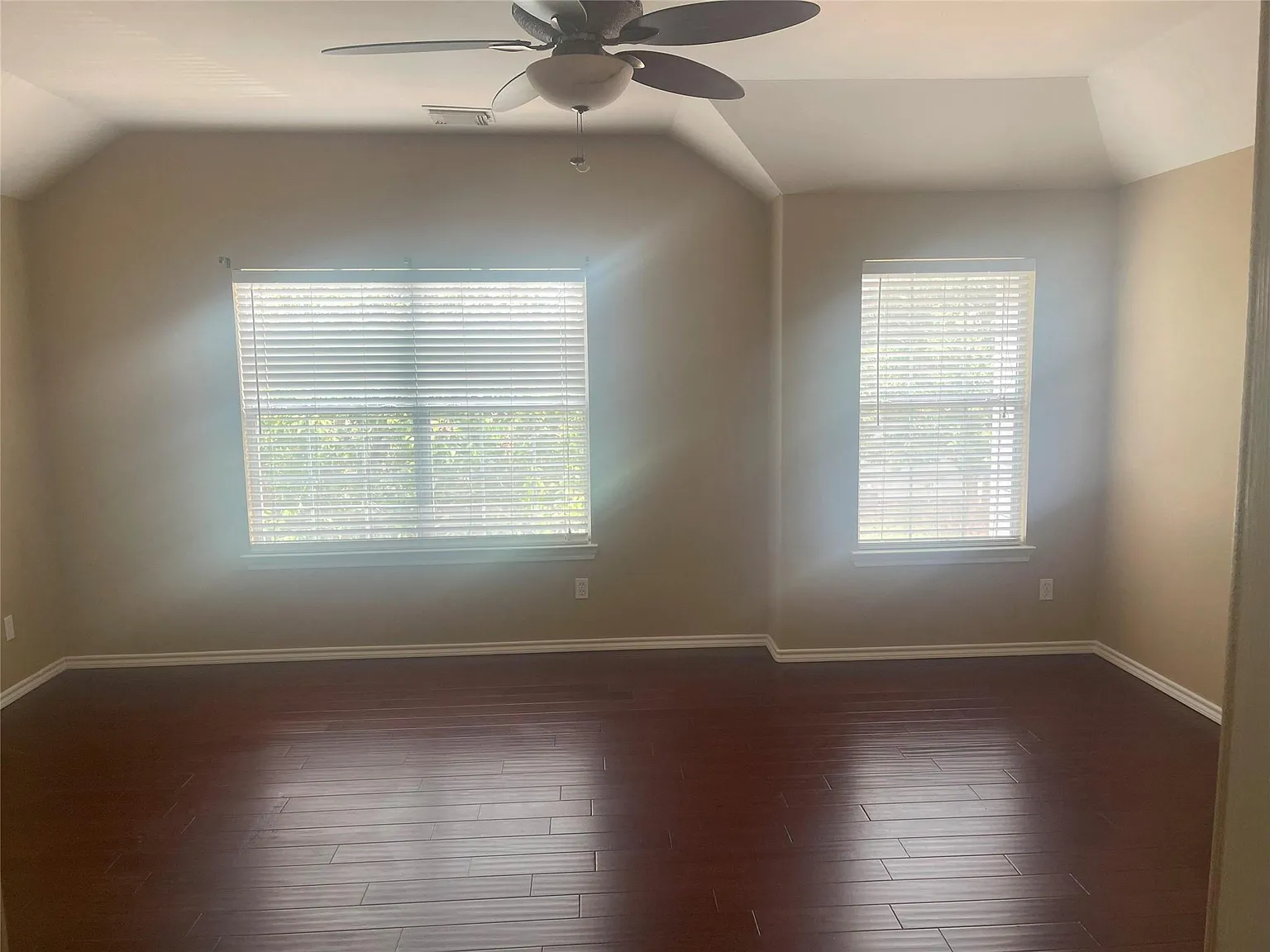 3 bed, 2.5 bath, 1430 sqft, $1,950 — Photo 3