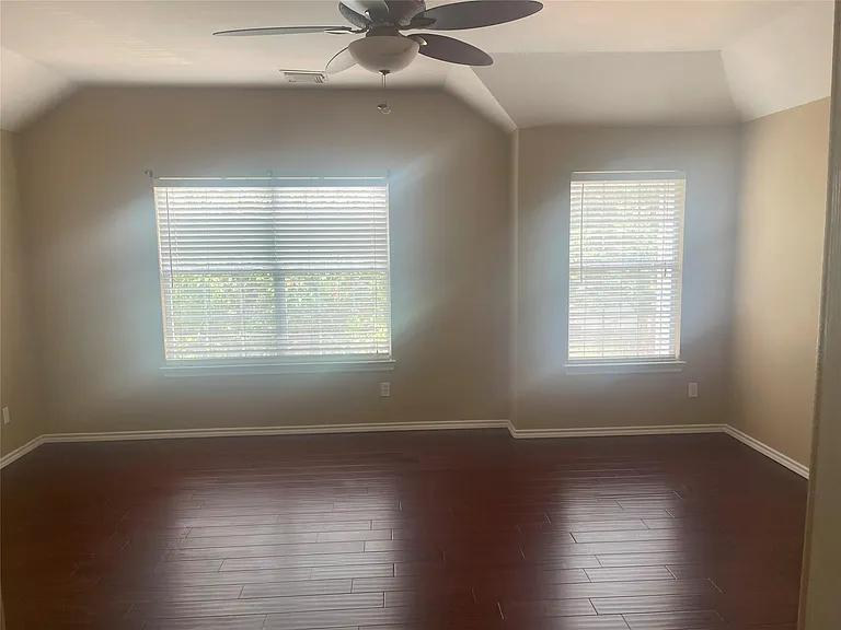 5815 Vinemont Ln — Photo 16