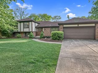 10117 Creekwood Cir, Plymouth, MI 48170