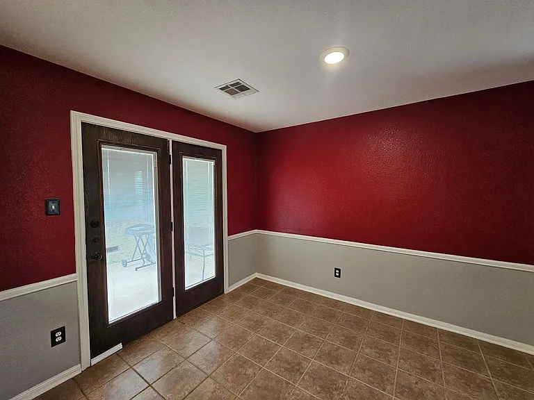 5704 Schneider Dr — Photo 4