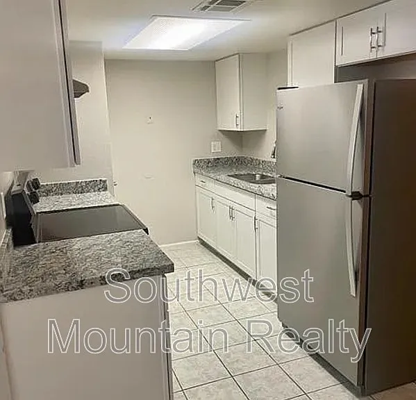 133 E Ingram St #5 — Photo 2