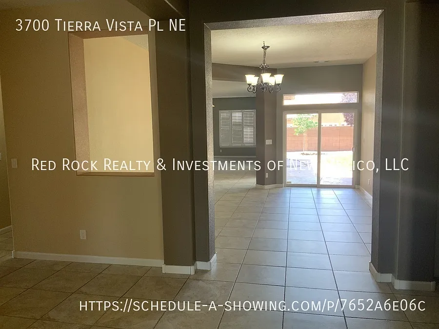 Spacious one story 4BR/3.5BTH in Loma Colorado!! — Photo 3