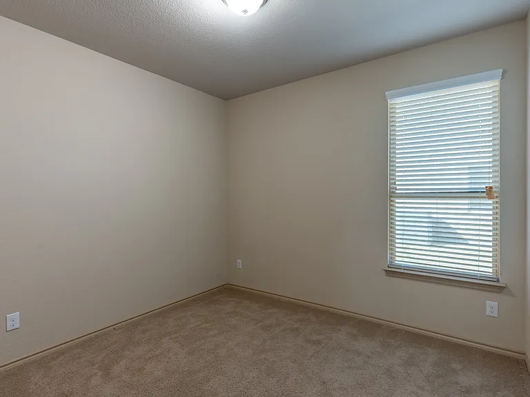 1117 Alnwick Ln — Photo 15