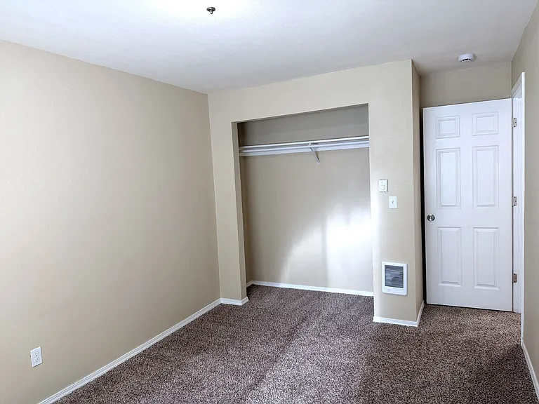 Riverside Manor — Photo 21