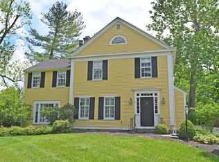 6900 Drake Rd, Cincinnati, OH 45243