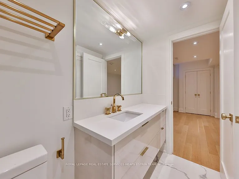 234 Brock Ave #MAIN — Photo 12