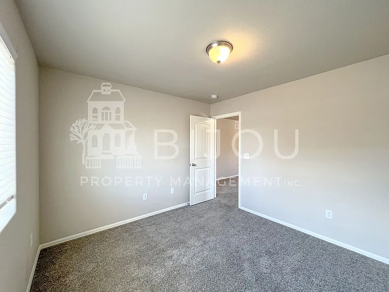 7673 Silver Larch Point — Photo 17