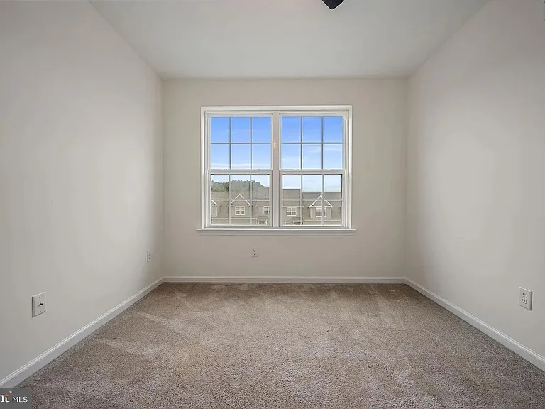 1340 Carrick Ct — Photo 17