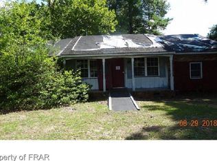 624 E Donaldson Ave, Raeford, NC 28376